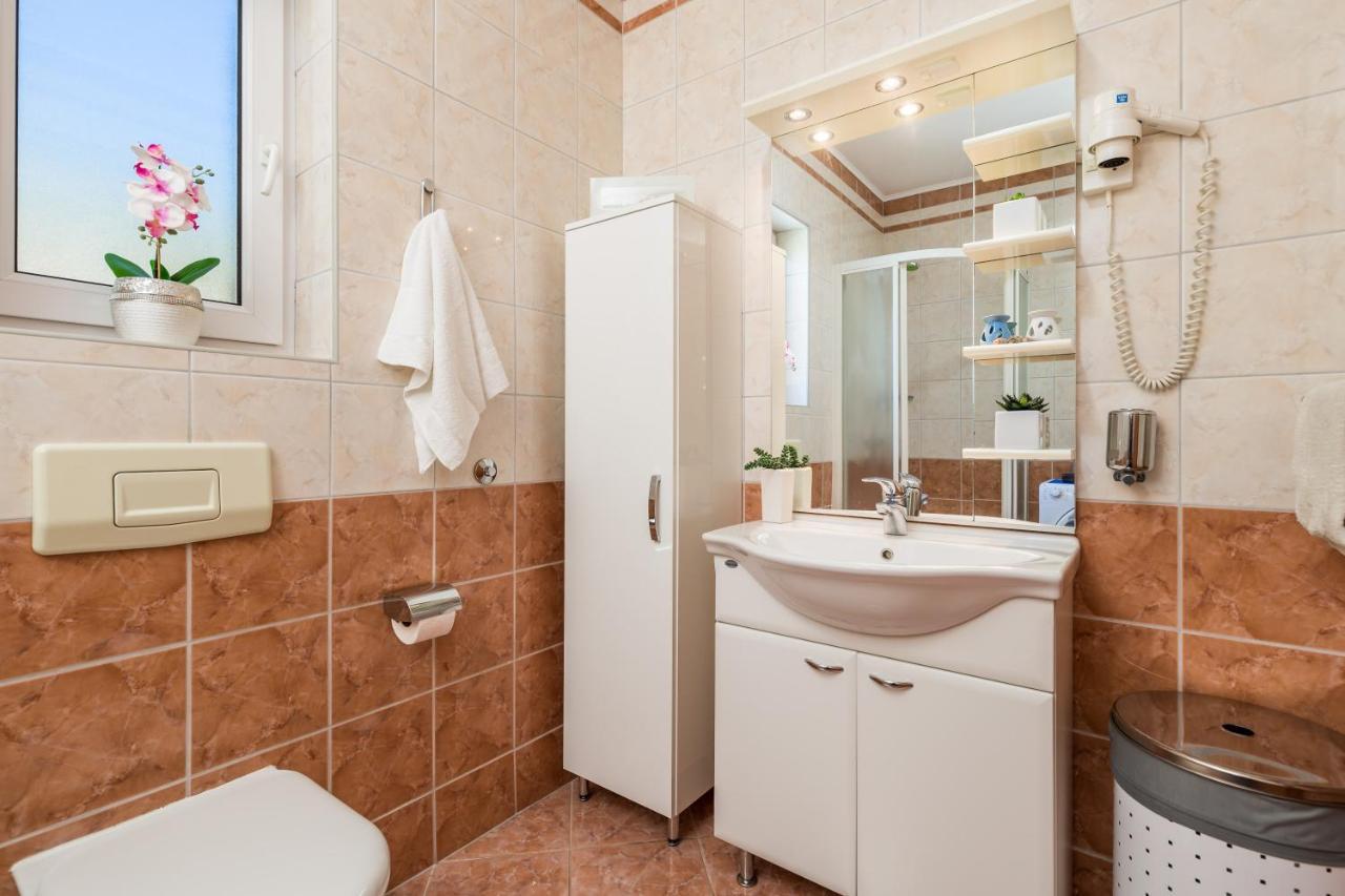 אופטיה Light Summer Apartment With A Swimming Pool מראה חיצוני תמונה