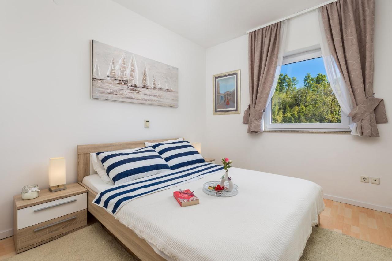 אופטיה Light Summer Apartment With A Swimming Pool מראה חיצוני תמונה