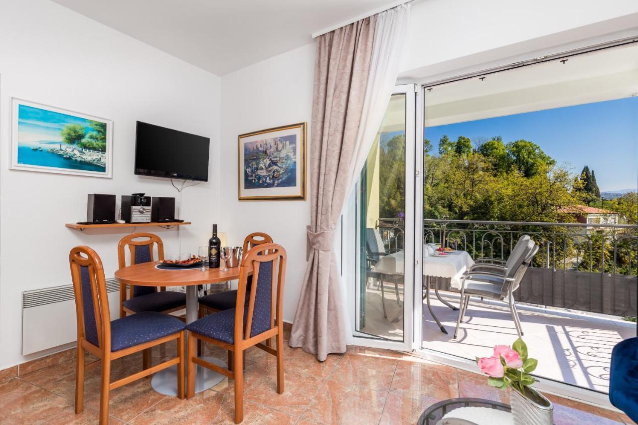 אופטיה Light Summer Apartment With A Swimming Pool מראה חיצוני תמונה
